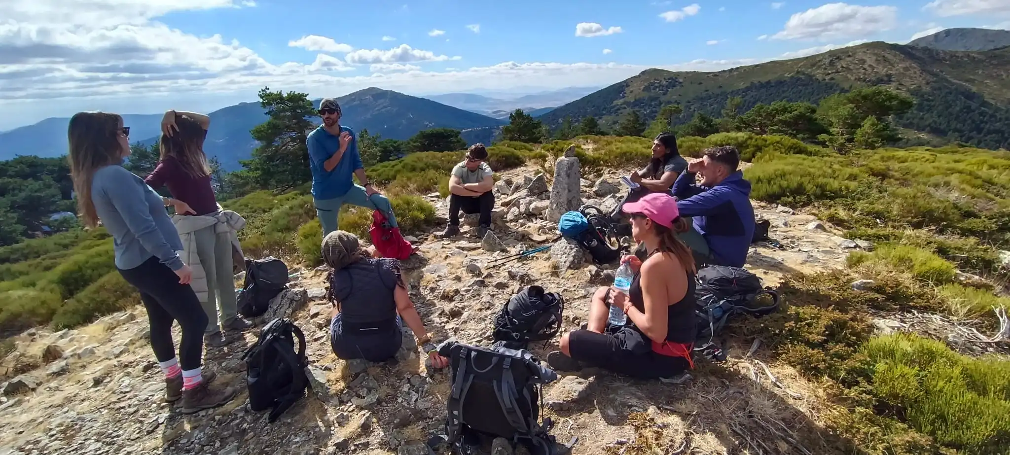 Imagen-de-WhatsApp-2025-10-11-a-las-20.03.23_a51cf56f CURSOS DE MONTAÑISMO EN MADRID